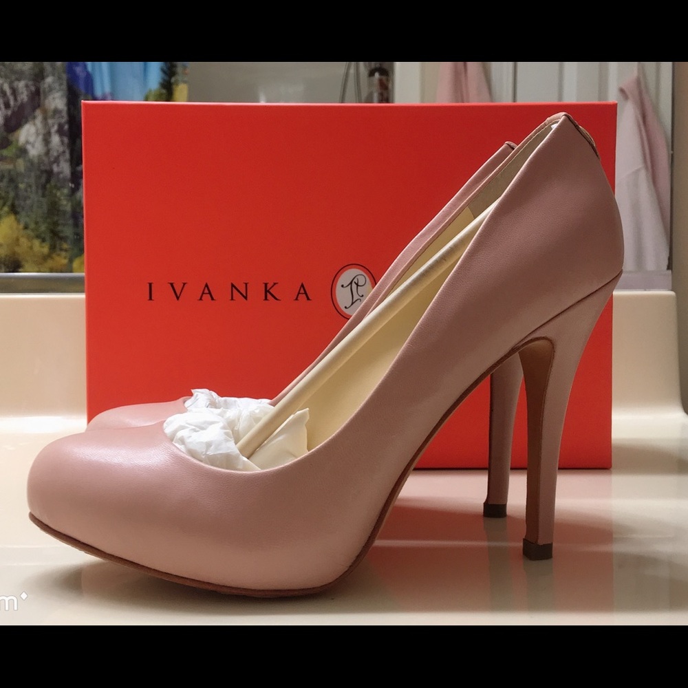Ivanka Trump genuine leather platform pump
